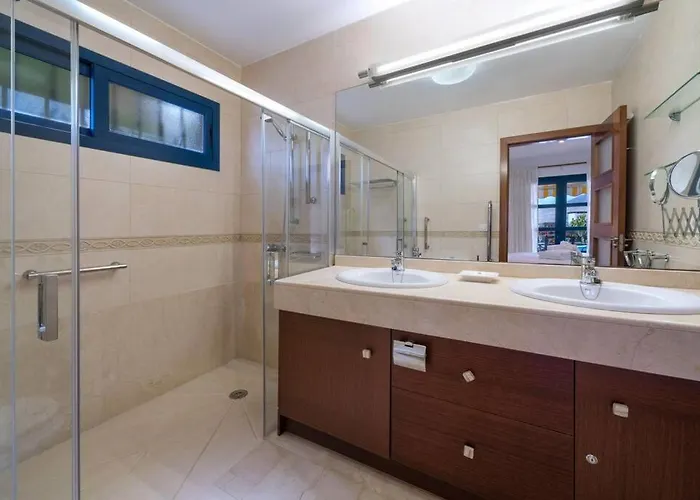 Del Ajache Grande Villa *